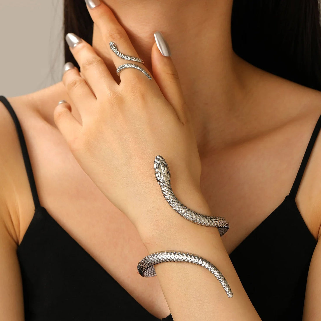 Virella Sculpted Serpent Set