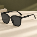 Black Frame Gray Lens